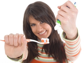 Чистить зубы. Чем пользовались наши предки и когда появилась первая зубная паста
